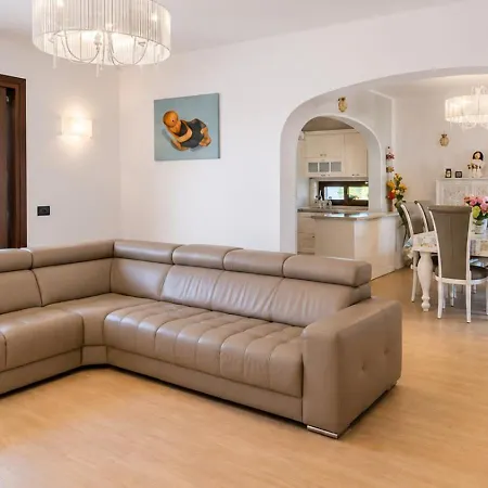 Perla Luxury, By Salentoaffitti Villa