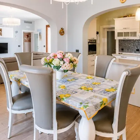 Villa Perla Luxury, By Salentoaffitti Taviano (Lecce)